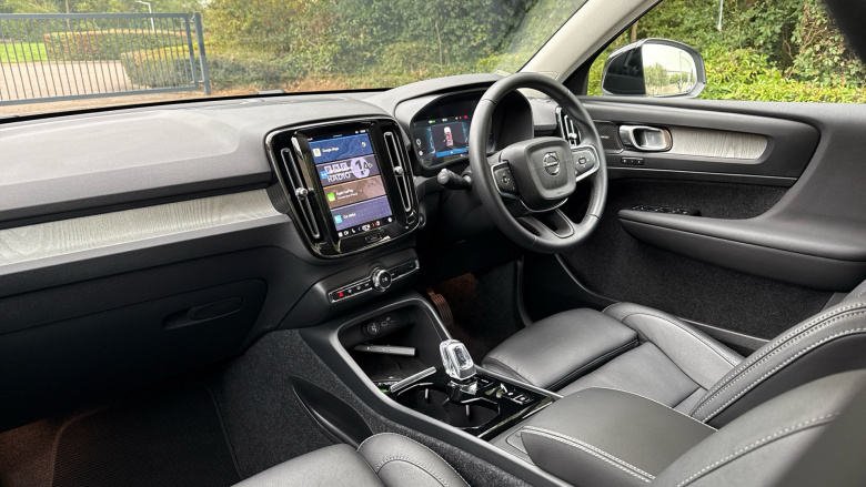 Volvo XC40 2.0 B3P Ultra Dark 5dr Auto Petrol Estate